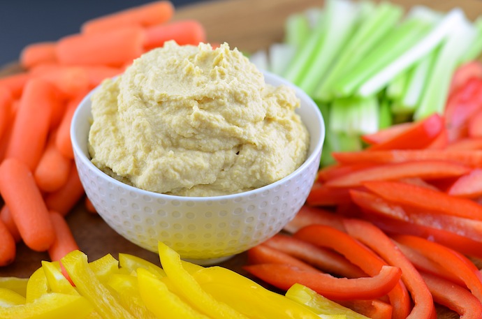 hummusandveggiessList of healthy snacks for weight loss