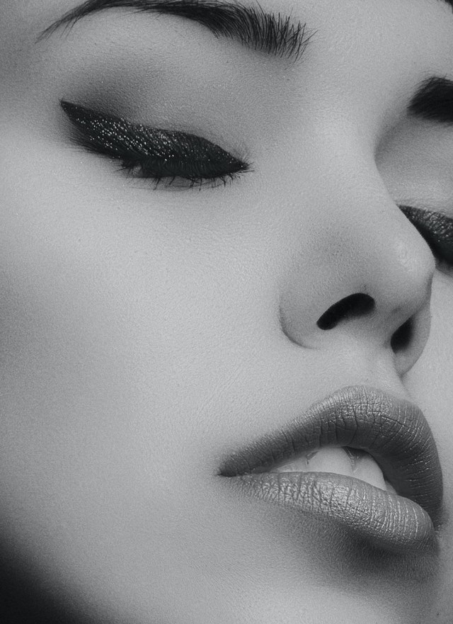 You are currently viewing How to get natural looking Lip Fillers