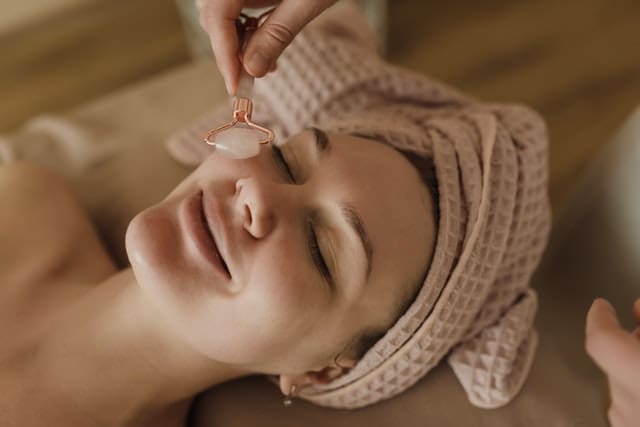 You are currently viewing Is Dermaplane With Peel a Safe Procedure?