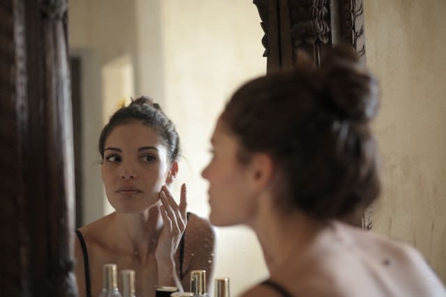 You are currently viewing How to have perfect skin with Glow Facial?