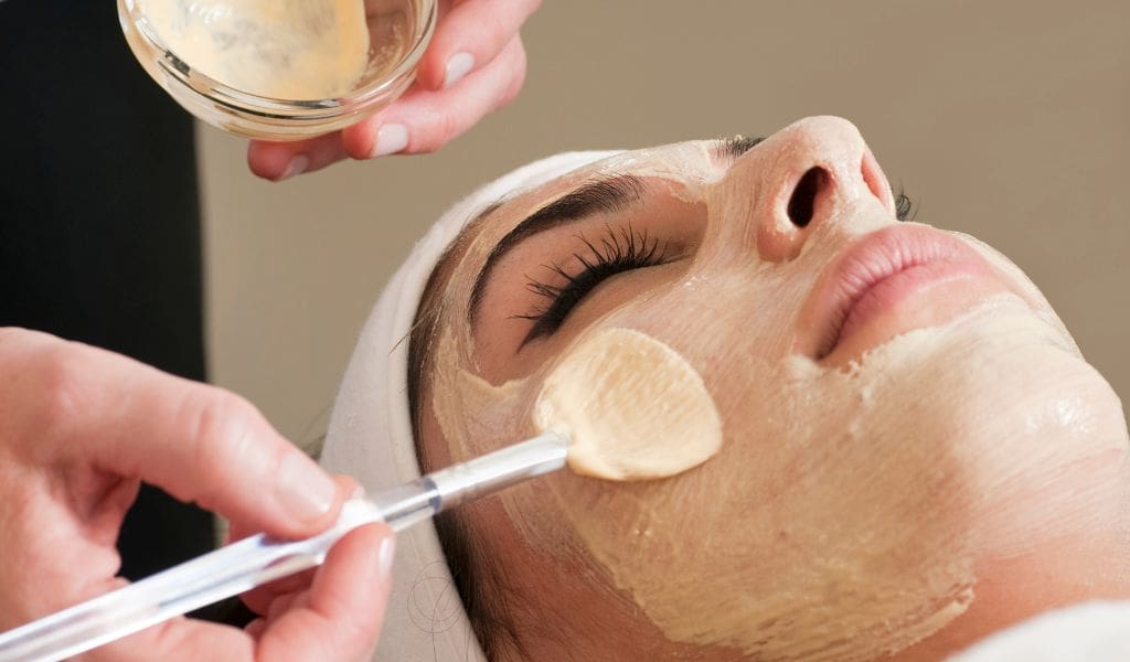 You are currently viewing What Is Facial Infusion And How Is It Applied?